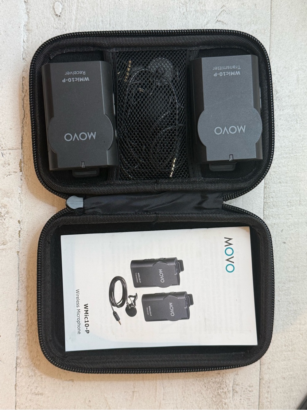 Movo WMic10-P Wireless Microphone System in case